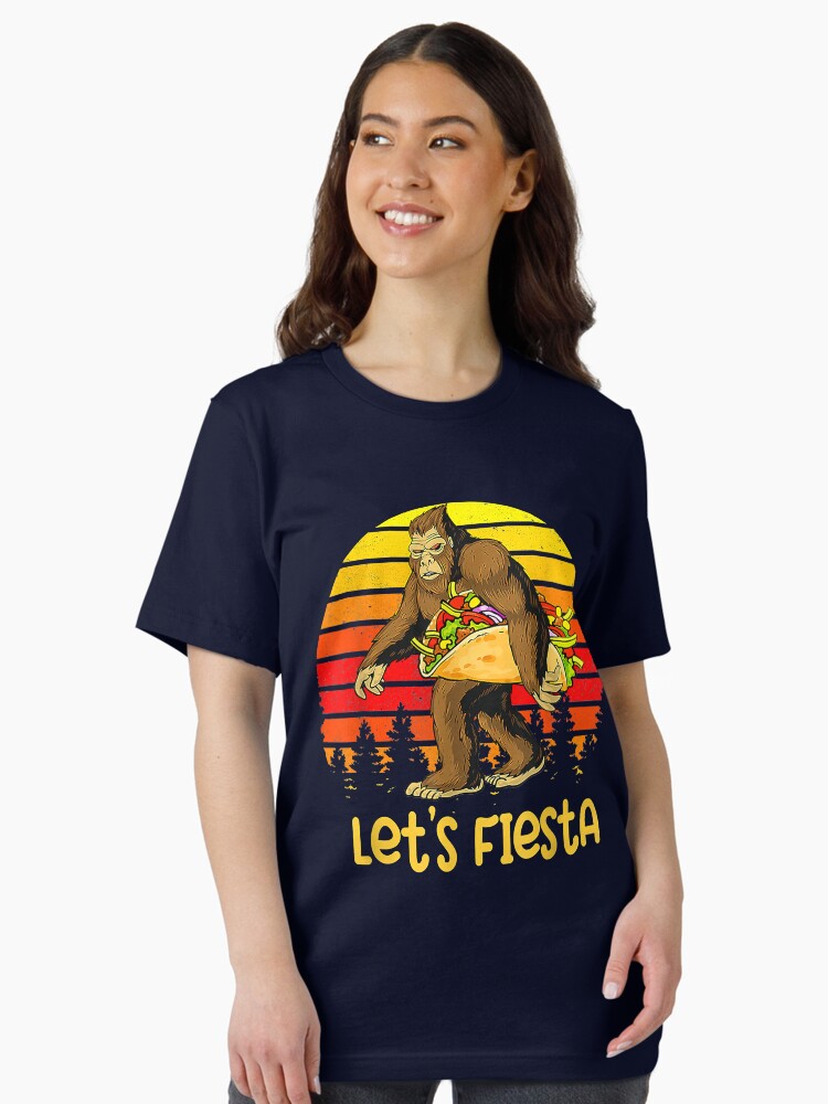 Sas-qua-tch Carrying Taco Cinco De Mayo Retro Let's Fiesta Essential T-Shirt