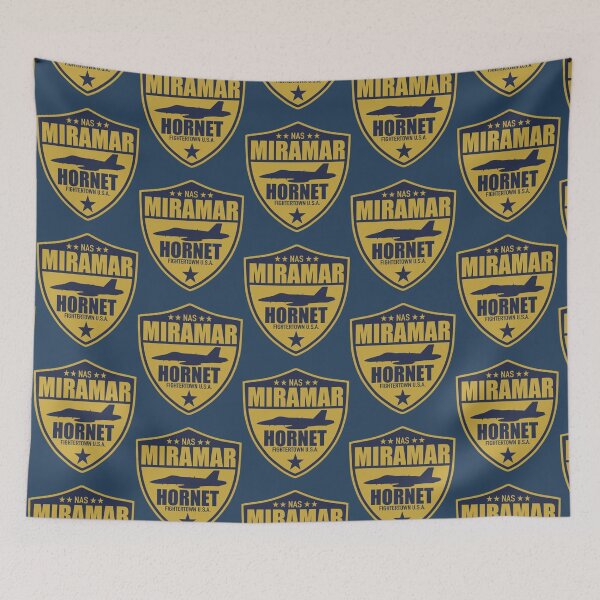 Aperçu de l'œuvre NAS Miramar F-18 Hornet créée et vendue par arcadeshirtsdd.