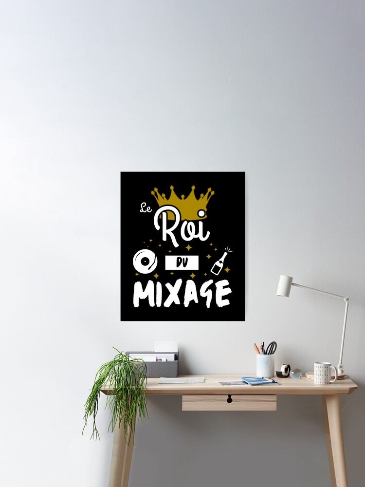 Sticker avec l'œuvre « Cadeau Homme DJ Musique Boite de Nuit Anniversaire »  de l'artiste RomualdGR