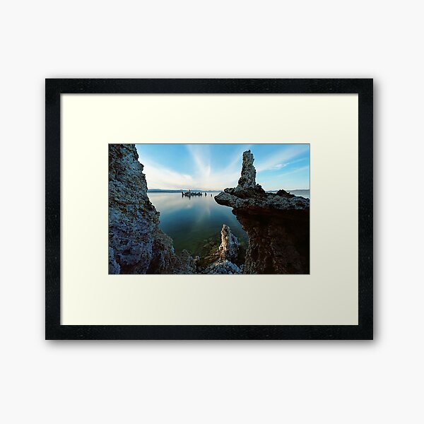 Vista previa del artículo con la obra «Mono Lake», diseñado y vendido por Mark Ramstead.