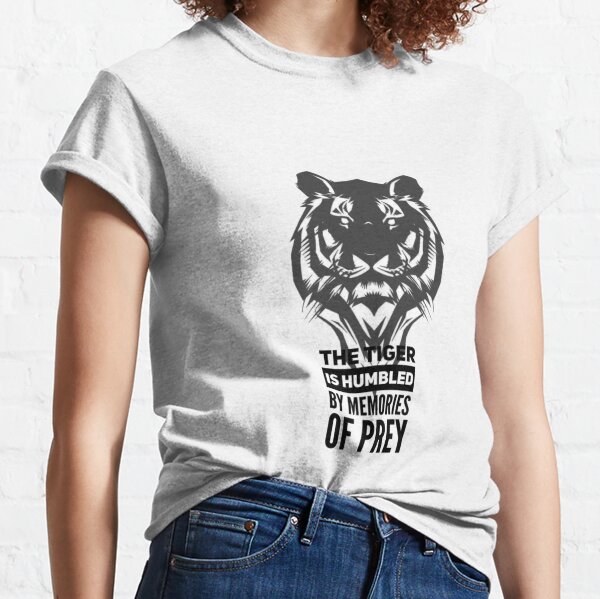 Una camiseta de rayas blancas y negras con la palabra tigre.