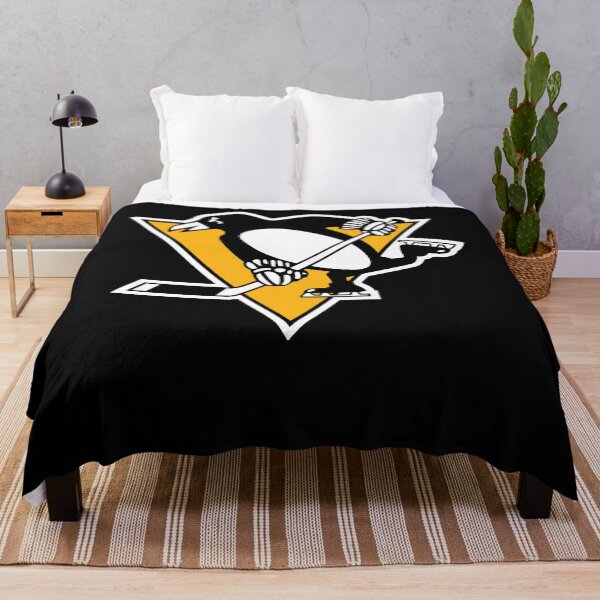 Artikelvorschau, Pittsburgh City Merch Essential entworfen und verkauft von Hernandez99.