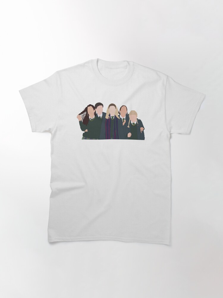 Imagen 3 de 7, Camiseta clásica con la obra Nicola Coughlan Saoirse-Monica Jackson Dylan Llewellyn Louisa Harland Jamie-Lee O_Donnell, diseñada y vendida por WhisskeyPiggy.