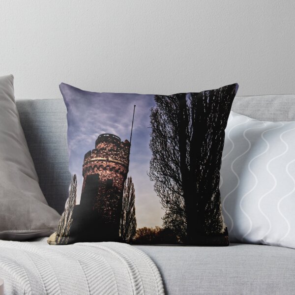 Artikelvorschau, The ancient Tower watches over you from Dusk until Dawn entworfen und verkauft von knowswhathesees.