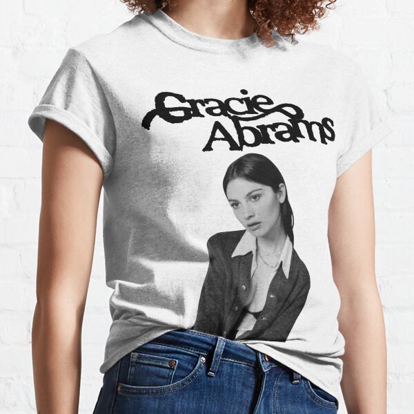 Gracie Abrams Merch-Porträt Classic T-Shirt