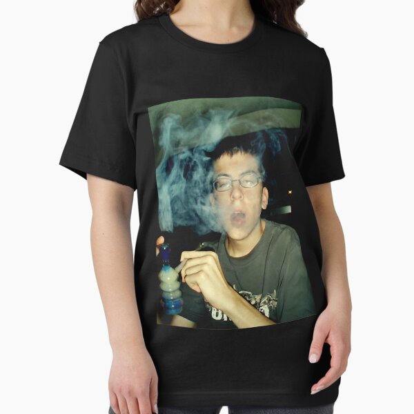 Vista previa del artículo con la obra «mclovin fumando hierba», diseñado y vendido por marleleana.