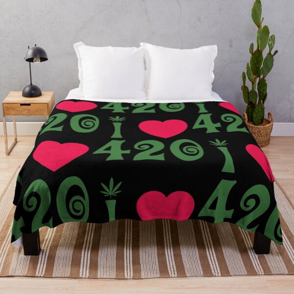 Artikelvorschau, Ich liebe 420 Cannabis Leaf Red Heart entworfen und verkauft von Ebony Mann.