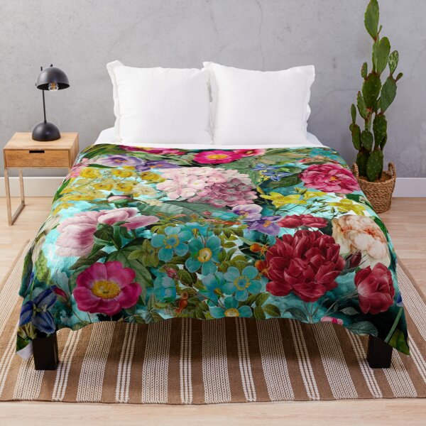 Artikelvorschau, Elegante Vintage Blumen lila Blumen und Rosen, botanisches Muster, Vintage Blumenillustration, Aqua Baby blau Blumen Design entworfen und verkauft von ZeinabTaha.