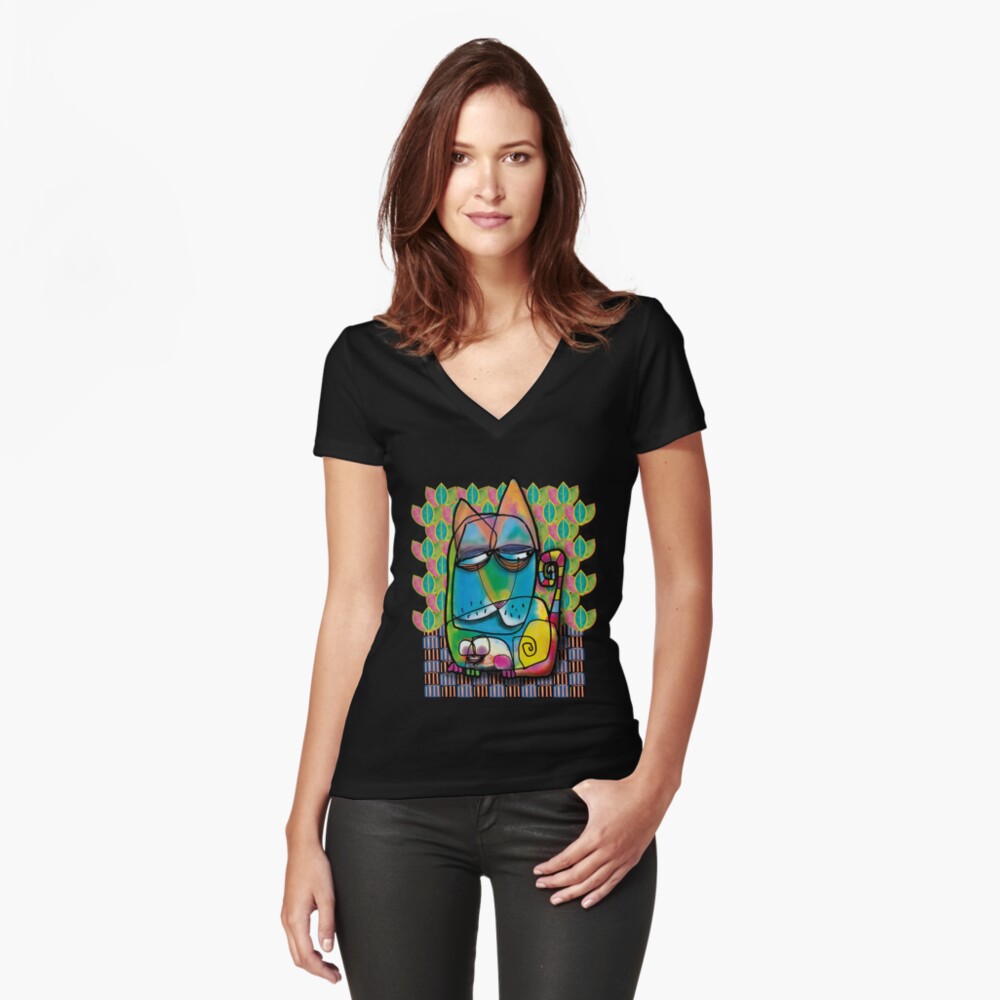 Artikel-Vorschau von Tailliertes T-Shirt mit V-Ausschnitt, designt und verkauft von Raduna.
