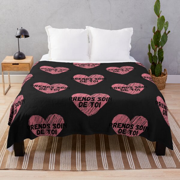 Aperçu de l'œuvre T-shirt "PRENEZ SOIN DE VOUS" ! T-shirt classique créée et vendue par AnnaSchlegel.