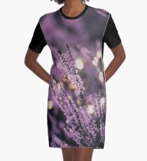Verträumter Lavendel T-Shirt Kleid
