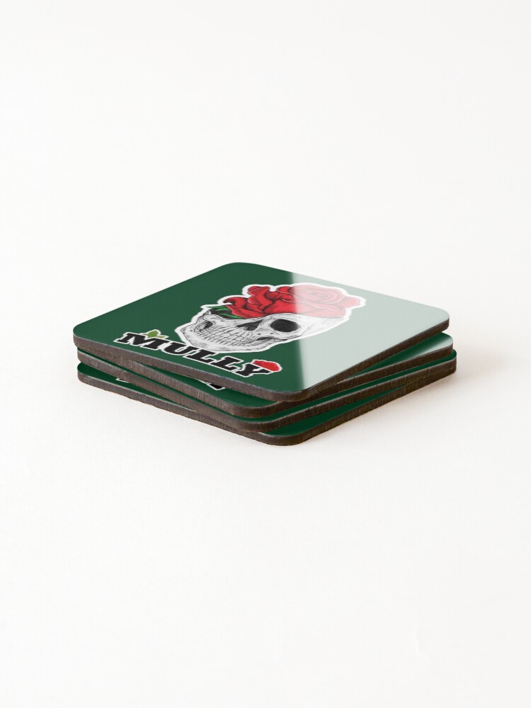 Aperçu 4 sur 5. Dessous de verre (lot de 4) avec l'œuvre Mully Crâne Roses Rouges créée et vendue par GoodAtInternett.