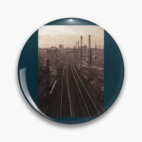 Item preview, Eisenbahn zur nebligen Metropole Premium Rundhals-Shirt designed and sold by WallArtyz.