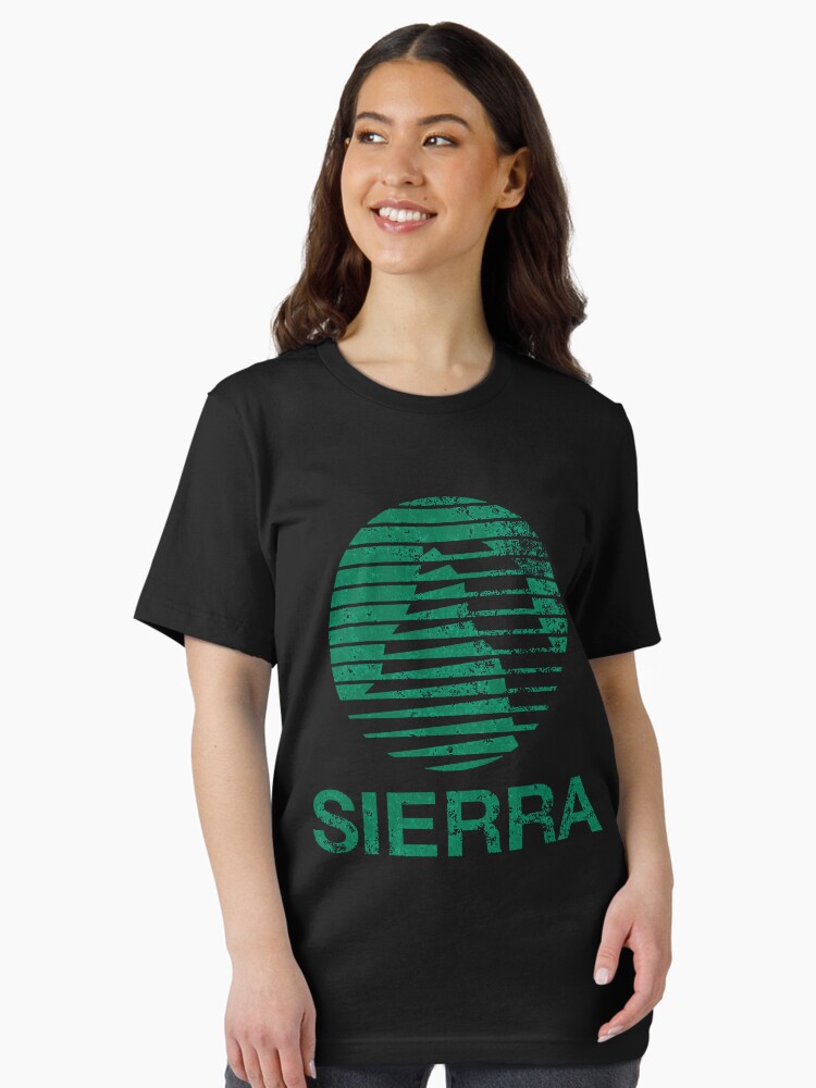 Imagen 2 de 7, Camiseta esencial con la obra Camiseta clásica Sierra desteñida, diseñada y vendida por NitikiaScott1.