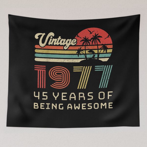 Aperçu de l'œuvre T-shirt 45 ans anniversaire Vintage 1977 45 anniversaire créée et vendue par conolyondo.