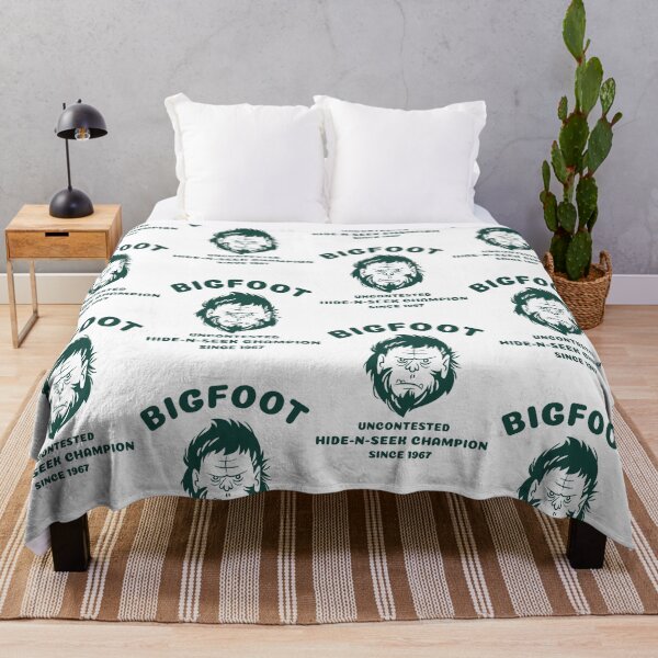 Artikelvorschau, Unbestrittener Bigfoot-Hide-and-Seek-Champion. Lustiger Bigfoot-Liebhaber entworfen und verkauft von Rebel-Design.