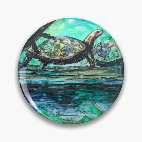 Artikelvorschau, Schildkröten auf einem Baumstamm entworfen und verkauft von Mary Lomma.