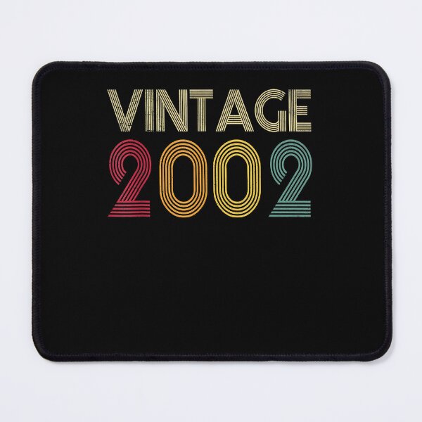 Artikelvorschau, Jahrgang 2002 20. Geburtstag Geschenk Männer Frauen 20 Jahre alt T-Shirt entworfen und verkauft von pinkeyatur.