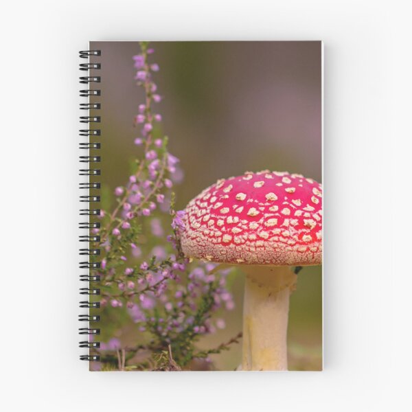 Artikelvorschau, Muscaria entworfen und verkauft von MovingMountains.