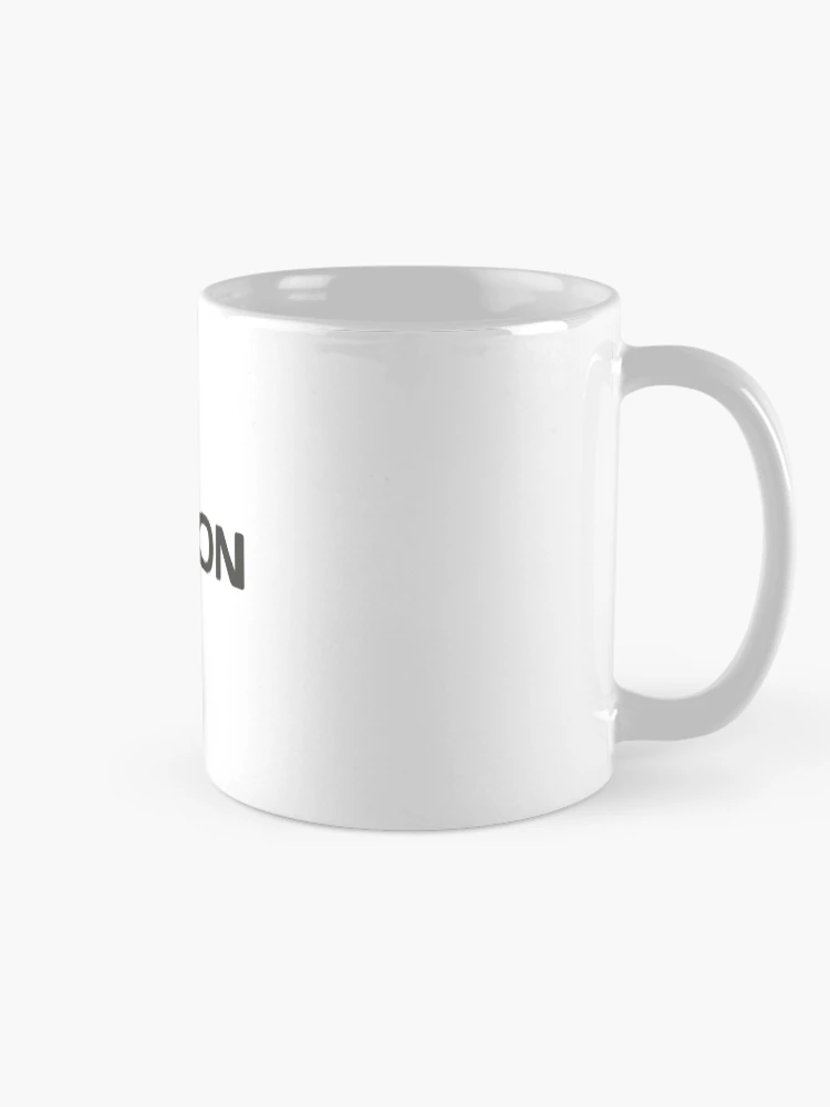 Aperçu 3 sur 6. Mug à café avec l'œuvre javascript JSON créée et vendue par yourgeekside.