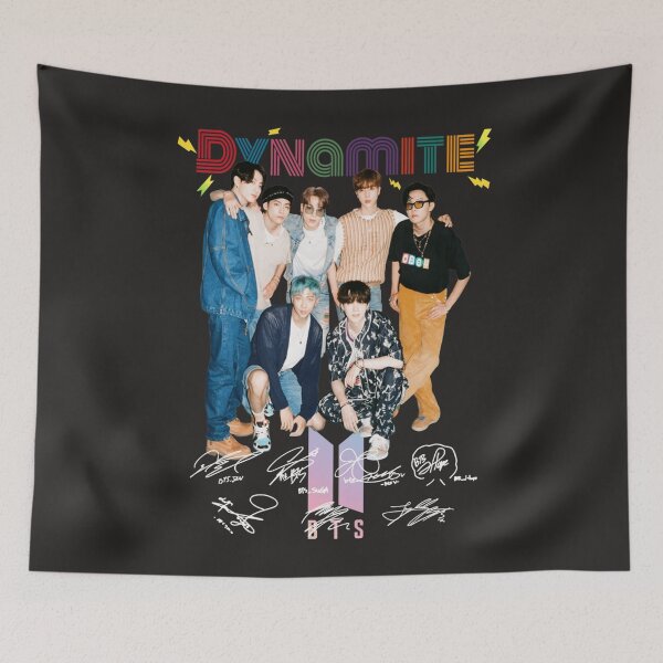 Artikelvorschau, D-Y-N-A-M-I-T-E B-T-S Band Music Signature Classic entworfen und verkauft von AnastaMartino.