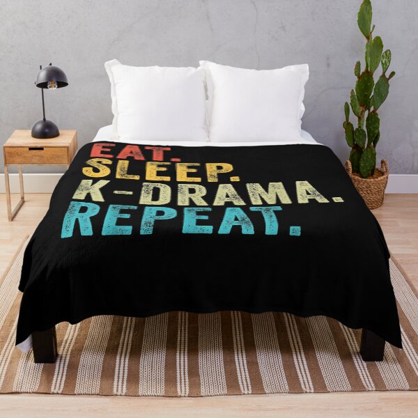 Artikelvorschau, Eat Sleep K-Drama Repeat TV Koreanisches Fanfilm-Fernseh-T-Shirt entworfen und verkauft von maverickbott.