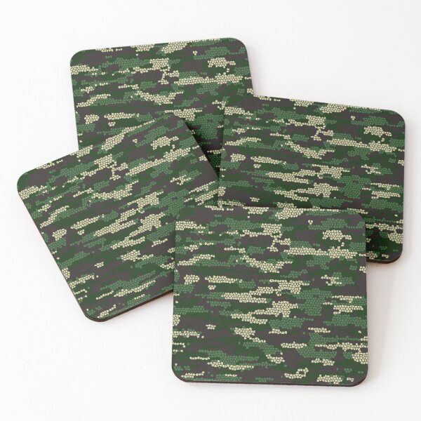 Artikelvorschau, Camo-Muster - Grün entworfen und verkauft von Tshirtstory.