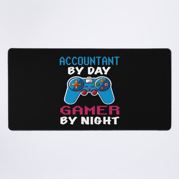 Aperçu de l'œuvre Comptable par jour Gamer par chemise de nuit, cadeau d'anniversaire drôle de comptable Gamer, comptable papa mari petit ami jeux vidéo amoureux cadeau de Noël créée et vendue par xlnv.