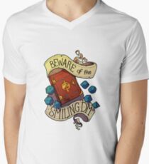 Camiseta para hombre de cuello en v Cuidado con el Smiling Dungeon Master