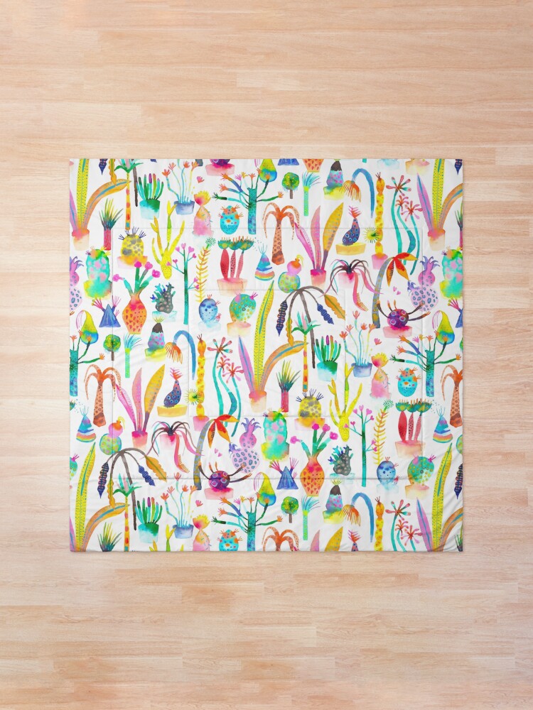 Alternate view of Lush and dreamy cacti garden Comforter