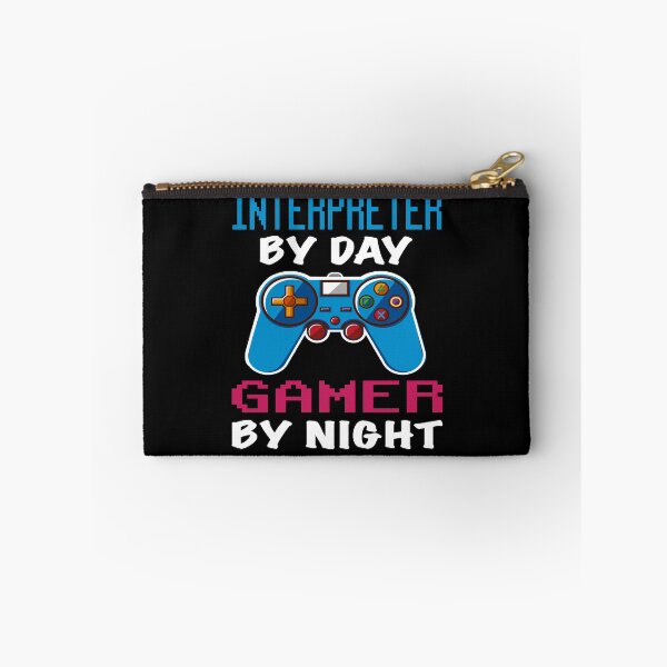 Artikelvorschau, Dolmetscher bei Tag Gamer bei Nacht Shirt, lustiges Dolmetscher Gamer Geburtstagsgeschenk, Dolmetscher Vater Ehemann Freund Videospielliebhaber Weihnachtsgeschenk entworfen und verkauft von xlnv.