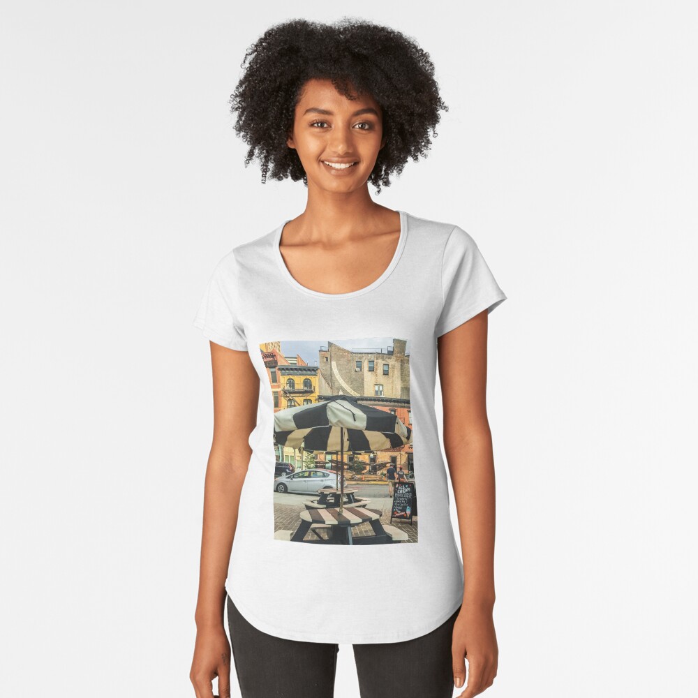 Artikel-Vorschau von Premium Rundhals-Shirt, designt und verkauft von eleonoraingrid.