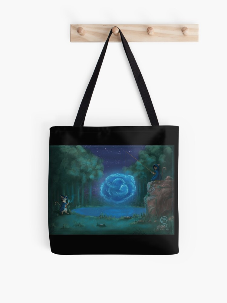 Aperçu 1 sur 2. Tote bag avec l'œuvre Le Lac des Chats créée et vendue par CynnaraART.