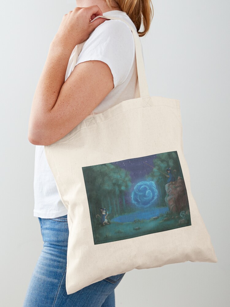 Aperçu 1 sur 5. Tote bag avec l'œuvre Le Lac des Chats créée et vendue par CynnaraART.