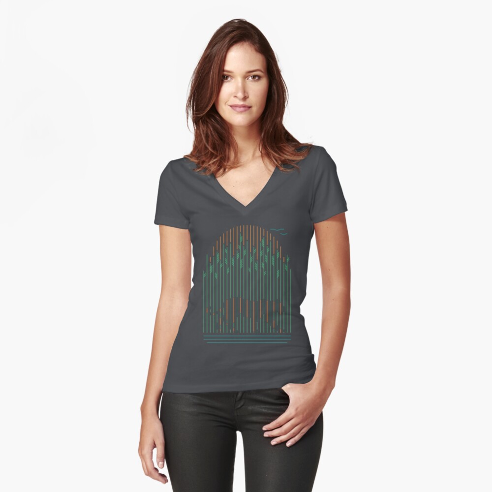 Aperçu de l'œuvre T-shirt moulant col V créée et vendue par thepapercrane.