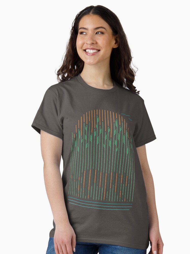 Aperçu 1 sur 7. T-shirt classique avec l'œuvre Tigre dans l'herbe créée et vendue par thepapercrane.
