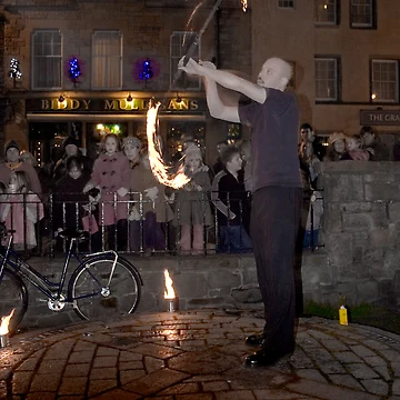 Imagen de la obra Fire Dancer V de Chris Clark