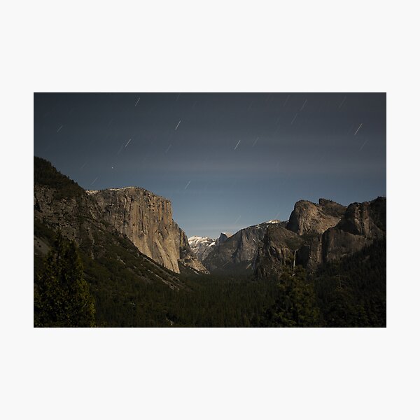 Aperçu de l'œuvre Yosemite Valley By Night créée et vendue par Philip Wong.