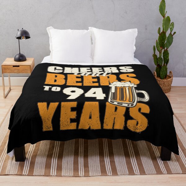 Artikelvorschau, Cheers and Beers bis 94 Jahre, lustiges Geburtstagsgeschenk entworfen und verkauft von HeavyStyle.