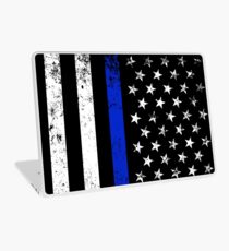 Vinilo para portátil La policía diseñó la bandera americana vertical apenada