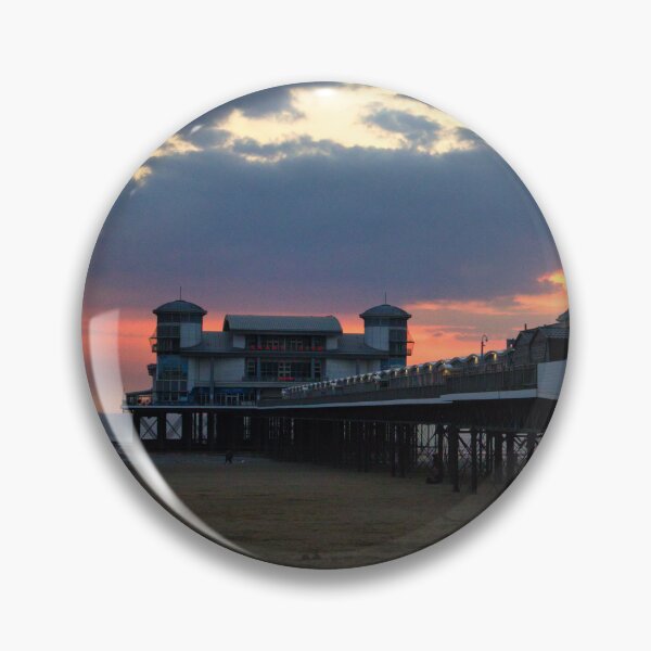 Artikelvorschau, Western Super-Mare Pier in Somerset entworfen und verkauft von Ann Biddlecombe.