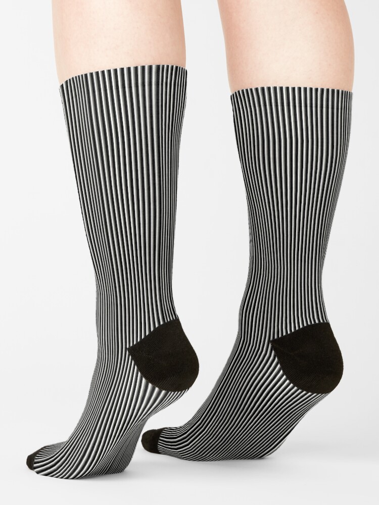 Calcetines for Sale con la obra «Rayas verticales en blanco y negro» de  OutcastBrain
