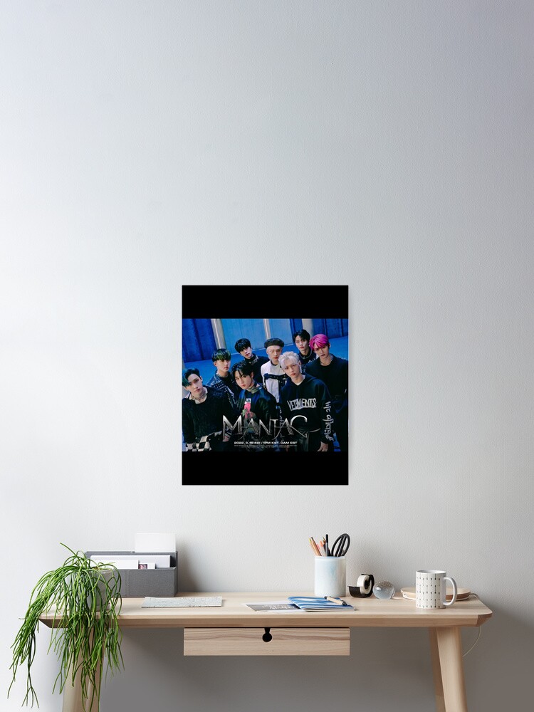 Stray kids maniac (1)