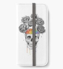 Skull with rainbow brains iPhone Flip-Case/Hülle/Skin
