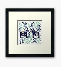 Schwedische Dala Horse - Navy & Mint Palette Gerahmtes Wandbild
