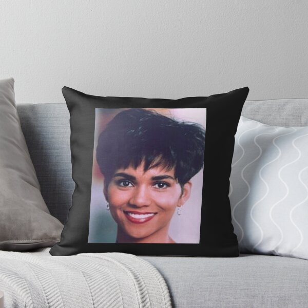 Artikelvorschau, Halle Berry entworfen und verkauft von ChristopherGuzm.