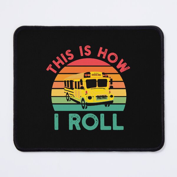 Artikelvorschau, Lustiges Geschenk für Schulbusfahrer: So rolle ich Busfahrer Retro Vintage - Schulbusliebhaber entworfen und verkauft von Adexyl.