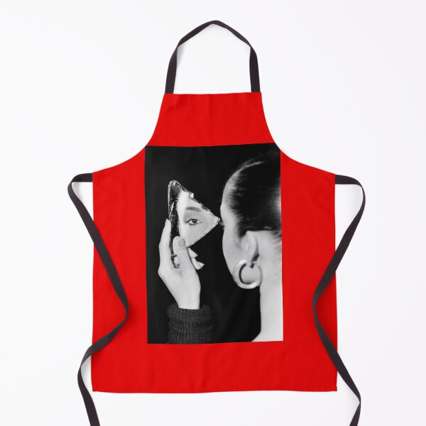 Aperçu de l'œuvre T-shirt Sade dans le miroir créée et vendue par RehmObaidy.