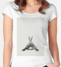 Rabbit 23 Tailliertes Rundhals-Shirt