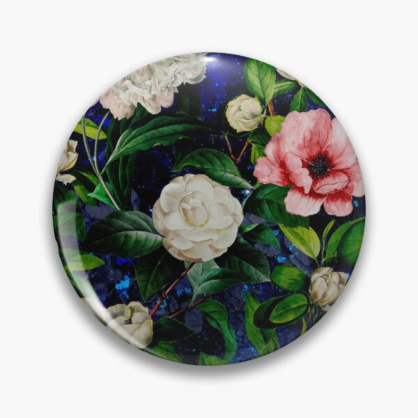Artikelvorschau, Verträumter Nachtgarten, Vintage Blumen und Rosen, botanisches Blumenmuster, dunkelblaues Vintage botanisches entworfen und verkauft von ZeinabTaha.